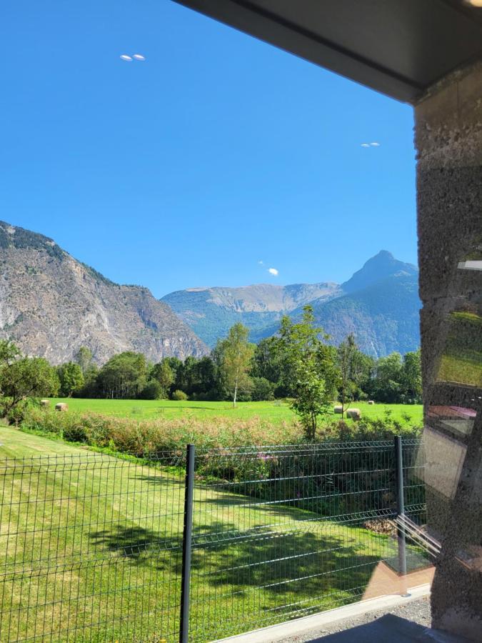 Maison Au Coeur Des Montagnes De L'Oisans Apartment Le Bourg-d'Oisans Exterior photo